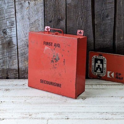 Boîte murale First Aid vintage